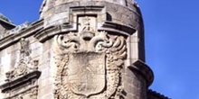 Detalle del escudo imperial - Alcántara, Cáceres