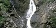 Salto de agua en el Barranco de Lapazosa, Huesca