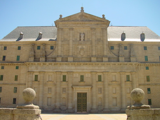 Fachada principal del Monasterio de El Escorial