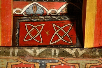 Detalle de pintura en alfarje.Anillas ovaladas, Huesca