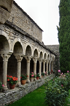 Ala Sur del Claustro de la Iglesia Catedral de Roda de Isábena,