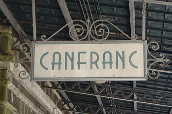 Cartel de la estación de tren de Canfranc, Huesca