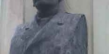 Busto de Ricardo de la Vega