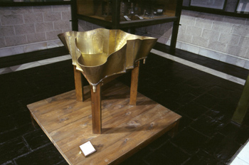 Artesa de latón para la fabricación manual de cartuchos, Museo d