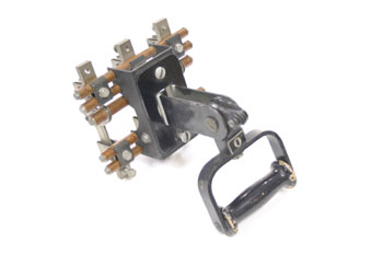 Interruptor trifásico de cuchillas, colocación  transcuadro