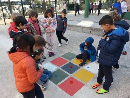 Los padres juegan en el cole  18