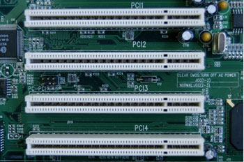 Detalle de slot de expansión tipo PCI