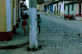 Niños en la calle, Cuba