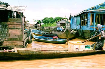 Carreteras fluviales en lago Tonlé Sap, Camboya