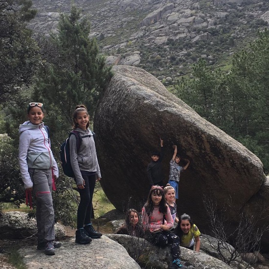 NIÑAS/OS DE 5º NATURALEZA VIVA EN LA PEDRIZA. HOSTOS POR EL PLANETA 14