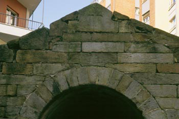 Vista de inscripción de La Foncalada, Oviedo, Principado de Astu