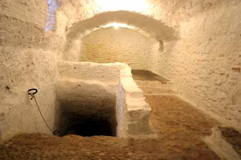 Cueva de la Casa de Medrano, Argamasilla de Alba, Ciudad Real; C