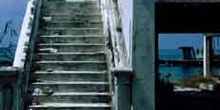 Escalera de una casa costera, Cuba