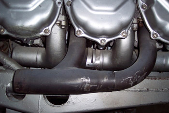 Colector de escape de un motor opuesto