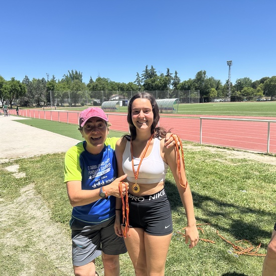 Campeona 60 m.vallas fem.jpg