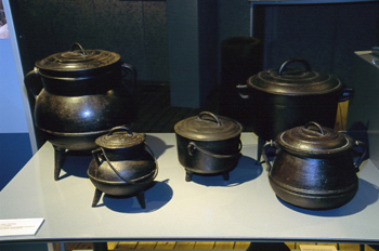 Utensilios domésticos: Potes de hierro fundido, Museo del Pueblo