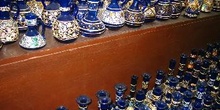 Vitrina de una tienda de artesanía árabe