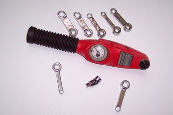 Torquímetro con escala y adaptadores multiplicadores de par