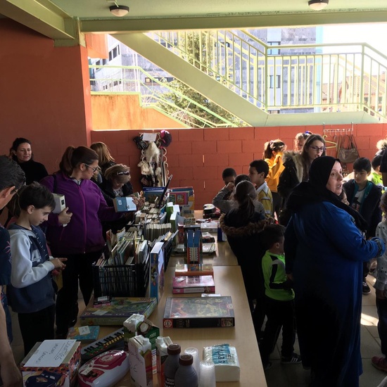 Mercadillo de segunda mano( financiación fin de curso) 8