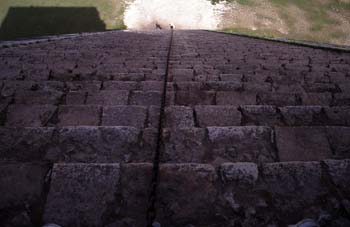 Escalinata oeste de El Castillo, Chichén Itzá, México