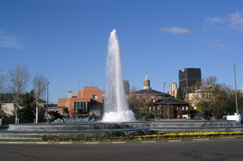Fuente de los Delfines, Madrid