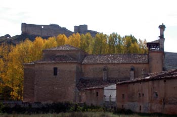 Pueblo y castillo