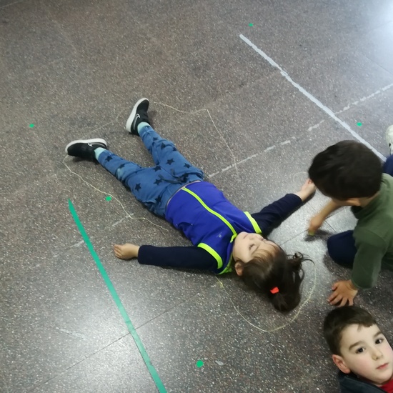 Pintamos nuestra silueta  7