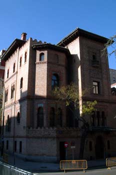 Edificio en la Plaza Rubén Darío, Madrid