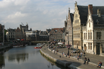 El Graslei, desde el Puente de San Miguel, Gante, Bélgica