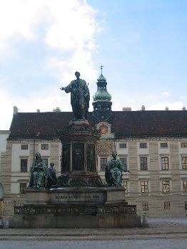 Estatua del patio del Hofburg