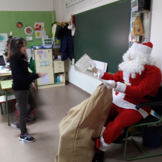Santa Claus comes to School 22