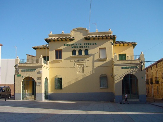 Biblioteca pública municipal de Villa del Prado