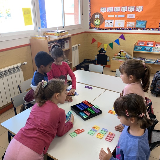 JUGANDO CON LAS MATEMÁTICAS Y EL NUMICON EN 1ºA  12