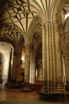 Pilares y bóvedas, Catedral de Jaca