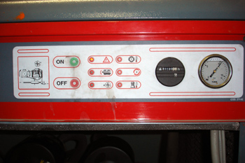 Compresor de aire. Detalle cuadro de mandos