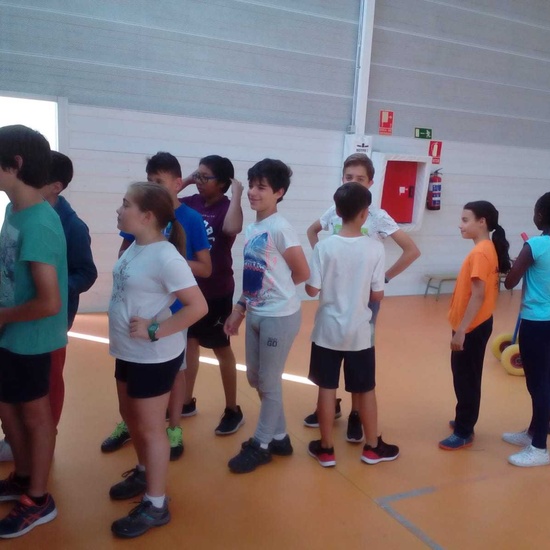 2019_06_11_Sexto B comienza el montaje del escenario para la graduación_CEIP FDLR_Las Rozas 19
