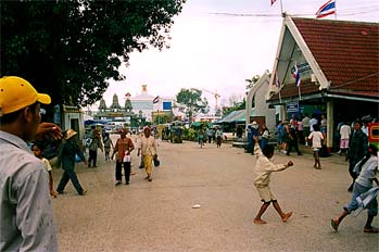 Carretera sin asfalto en Camboya