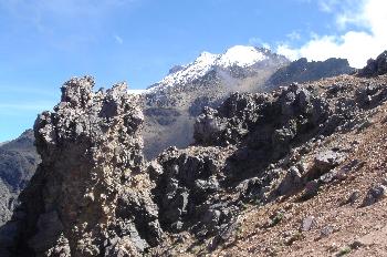 Vista de la cima del volcán Iztaccihuatl (5250m) desde los pies