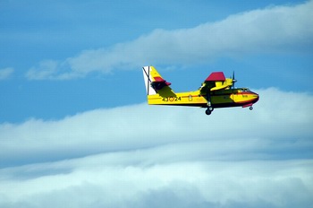 Monoplano ala alta, estabilizador horizontal medio