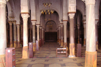 Sala de oración, Gran Mezquita de Kairouan, Túnez