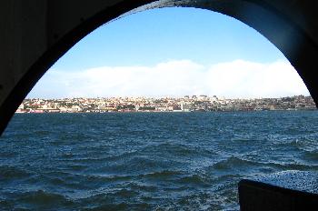 De Lisboa a Cacilhas, cruzando el Tajo, Portugal