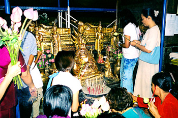 Adoracion y plegarias, Tailandia
