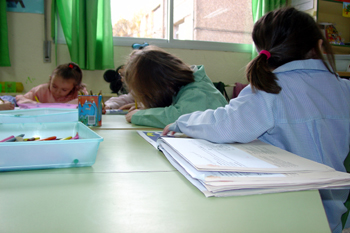 Realizando actividad en el aula