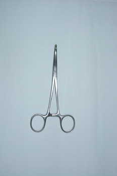 Pinza hemostática Crile