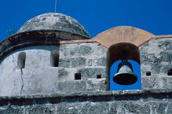 Torre vigía y campana, Cuba