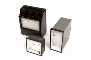 Voltímetro analógido de laboratorio