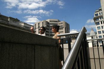 Escaleras de acceso a un puente del río Támesis, Londres, Reino