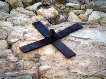 Grapa de sujeción de muro