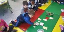 Las abejas de Infantil 5c aprenden a sumar jugando  2