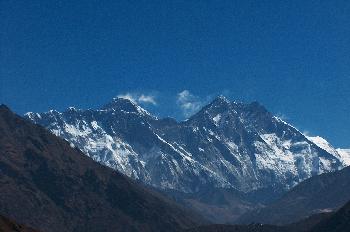 Everest con Nuptse y Lhotse, vistos desde Tengboche